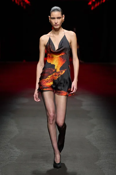 Look 50